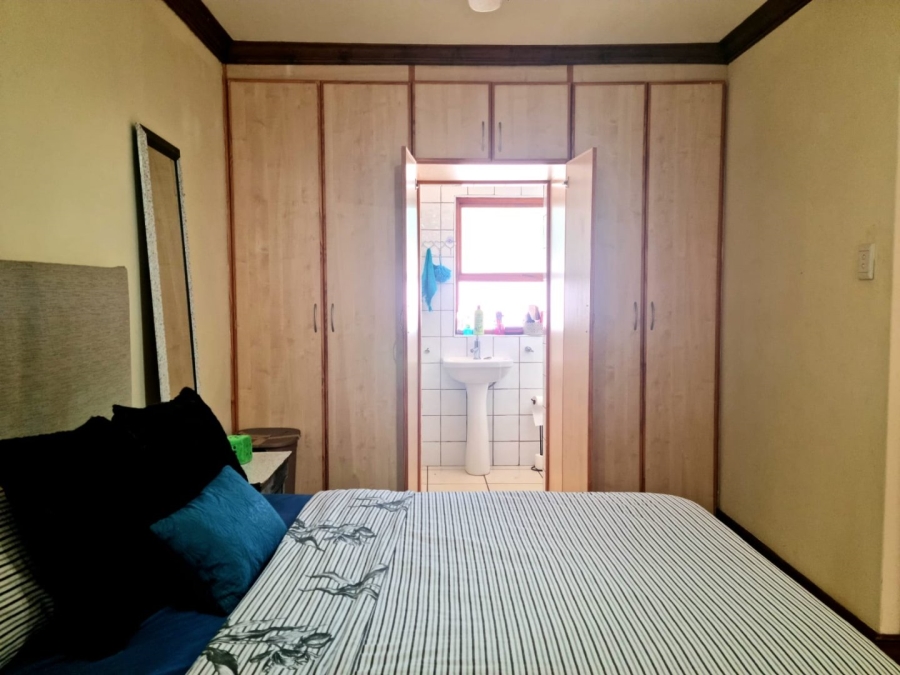 4 Bedroom Property for Sale in Roylglen Gardens Northern Cape